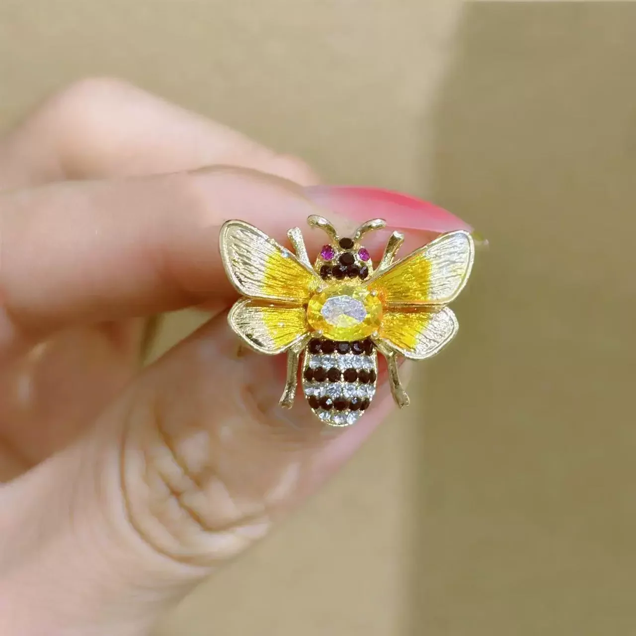 1Pc Fashion Little Bee Brooch  - Men'S Accessories Trends 2025 recension och pris