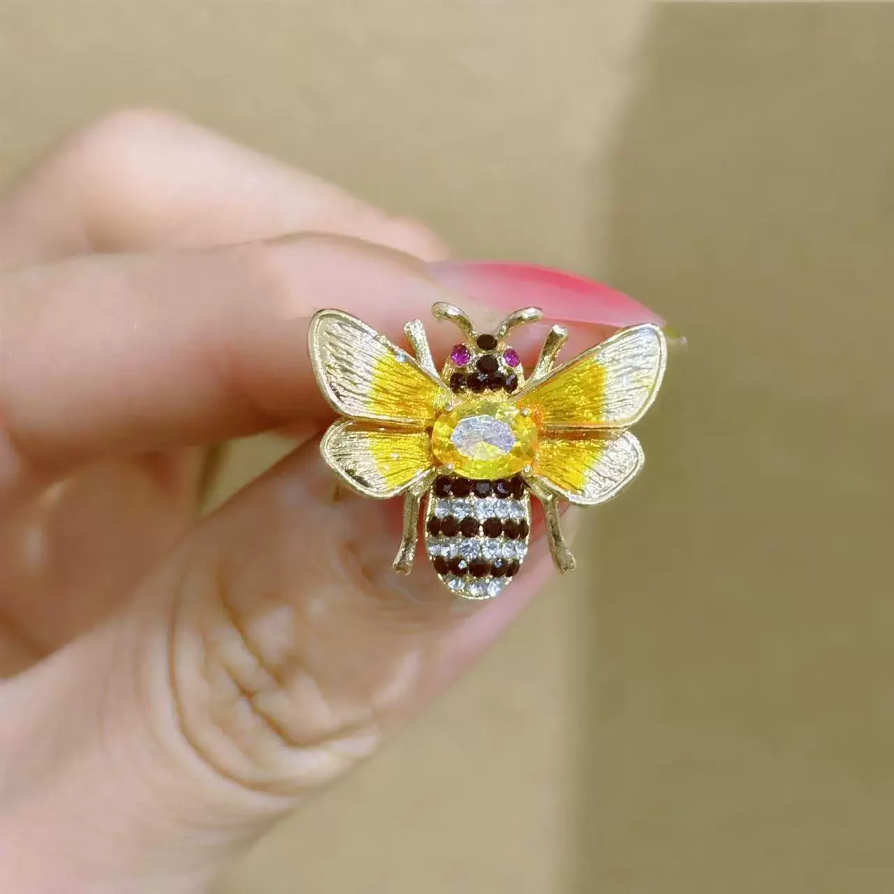1Pc Trendy Little Bee Brooch f - Men'S Accessories Trends 2025 recension och pris